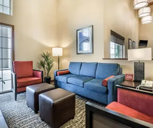 Photo 3 - Comfort Suites at Par 4 Resort