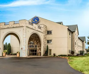Photo 2 - Comfort Suites at Par 4 Resort