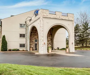 Photo 2 - Comfort Suites at Par 4 Resort