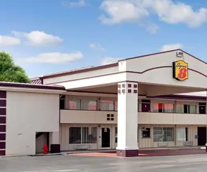 Photo 2 - Super 8 by Wyndham Oklahoma/Frontier City