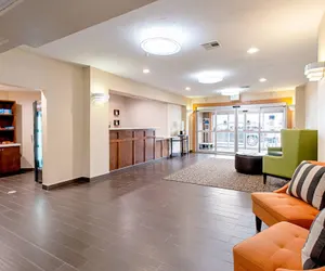 Photo 5 - Comfort Inn and Suites Fredericksburg