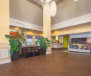 Photo 3 - Hilton Garden Inn Newport News