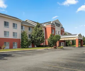 Photo 2 - Fairfield Inn and Suites by Marriott Marion