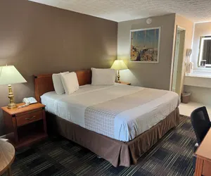 Photo 4 - South Shore Inn