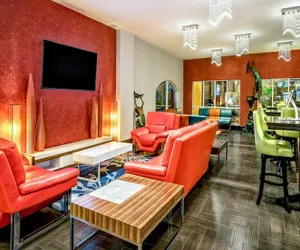Photo 4 - La Copa Inn Beach Hotel
