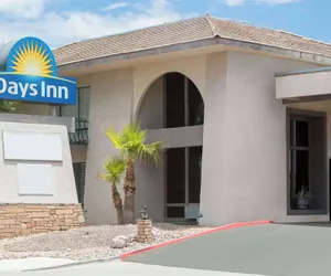 Photo 2 - Days Inn by Wyndham Lake Havasu