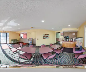 Photo 5 - Econo Lodge Lincoln