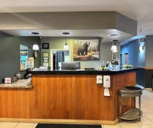 Photo 2 - Grand View Inn & Suites