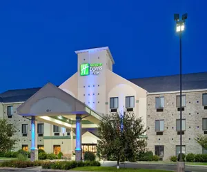 Photo 2 - Holiday Inn Express & Suites Elkhart, an IHG Hotel