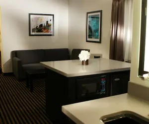 Photo 4 - Holiday Inn Express Hotel & Suites Hollywood Walk of Fame, an IHG Hotel