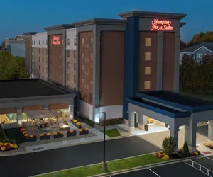 Photo 2 - Hampton Inn & Suites Cleveland-Beachwood