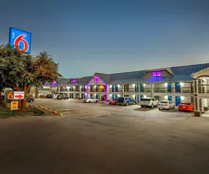Photo 2 - Motel 6 Fort Worth, TX - White Settlement