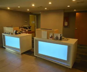 Photo 4 - Holiday Inn Express Hotel & Suites Warrenton by IHG