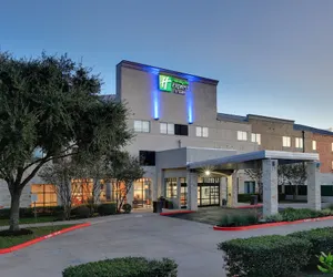 Photo 2 - Holiday Inn Express & Suites Austin Round Rock, an IHG Hotel