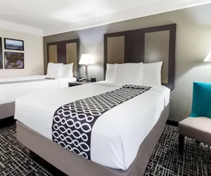 Photo 4 - La Quinta Inn & Suites by Wyndham Seguin