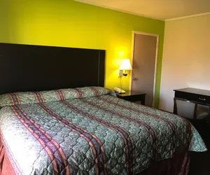 Photo 4 - Woodville Inn