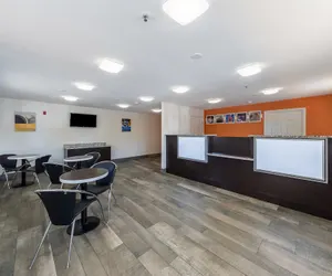 Photo 3 - Motel 6 Greenville, SC