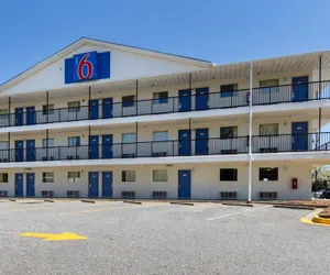 Photo 2 - Motel 6 Greenville, SC