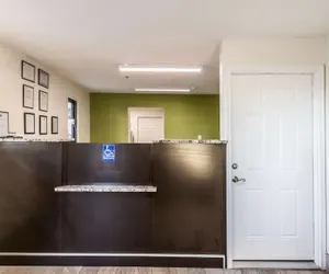 Photo 4 - Studio 6 Savannah, GA