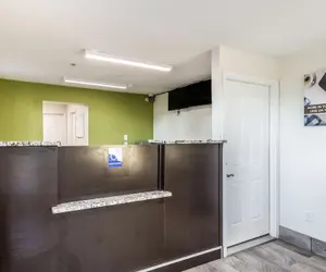 Photo 3 - Studio 6 Savannah, GA