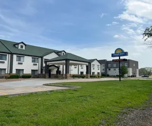 Photo 2 - Days Inn by Wyndham Coffeyville