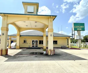 Photo 3 - Luxury Inn & Suites Liberty