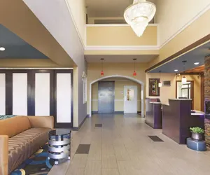 Photo 3 - La Quinta Inn & Suites by Wyndham Elizabethtown