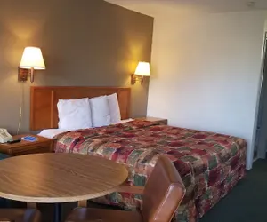 Photo 4 - Travelers Inn & Suites