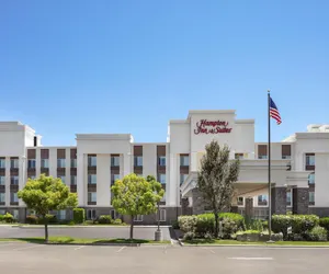 Photo 2 - Hampton Inn & Suites Fresno