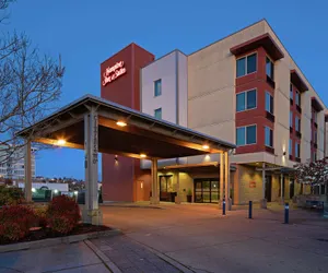 Photo 2 - Hampton Inn & Suites Bremerton