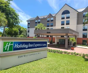 Photo 2 - Holiday Inn Express & Suites Ft. Lauderdale N - Exec Airport, an IHG Hotel