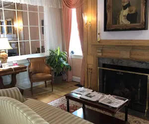 Photo 4 - Morris House Hotel