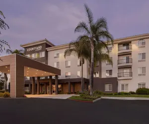 Photo 2 - Courtyard by Marriott Ventura Simi Valley