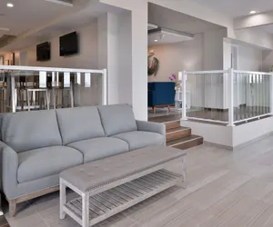 Photo 5 - Cabana Shores Inn