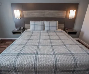 Photo 5 - Hyannis Plaza Hotel