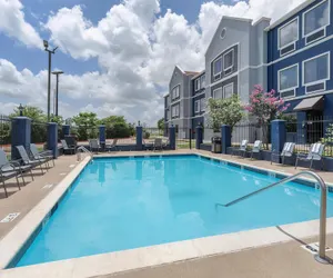 Photo 2 - Best Western Executive Inn