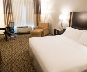 Photo 4 - Holiday Inn Express Hotel & Suites Chanhassen by IHG