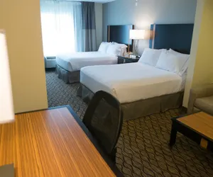 Photo 3 - Holiday Inn Express Hotel & Suites Chanhassen by IHG
