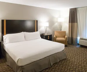 Photo 5 - Holiday Inn Express Hotel & Suites Chanhassen by IHG