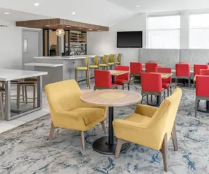 Photo 3 - Hilton Garden Inn Queens/JFK Airport