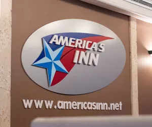 Photo 2 - America's Inn - Houston