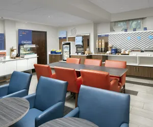 Photo 2 - Holiday Inn Express San Antonio N-Riverwalk Area by IHG