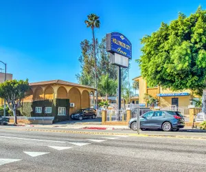 Photo 2 - Hollywood City Inn