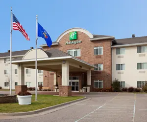Photo 2 - Holiday Inn & Conference Center Marshfield, an IHG Hotel