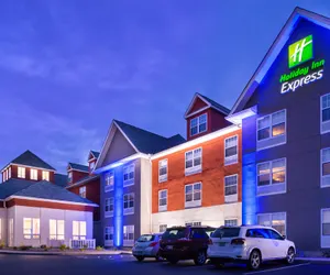 Photo 2 - Holiday Inn Express Mystic by IHG