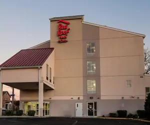 Photo 2 - Red Roof Inn & Suites Philadelphia - Bellmawr