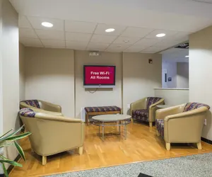 Photo 3 - Red Roof Inn & Suites Philadelphia - Bellmawr