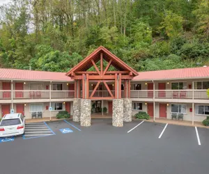 Photo 2 - Econo Lodge Cherokee Near River Park