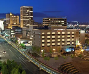 Photo 2 - Courtyard by Marriott Tacoma Downtown