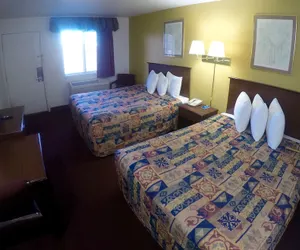 Photo 4 - Rodeway Inn Goddard
